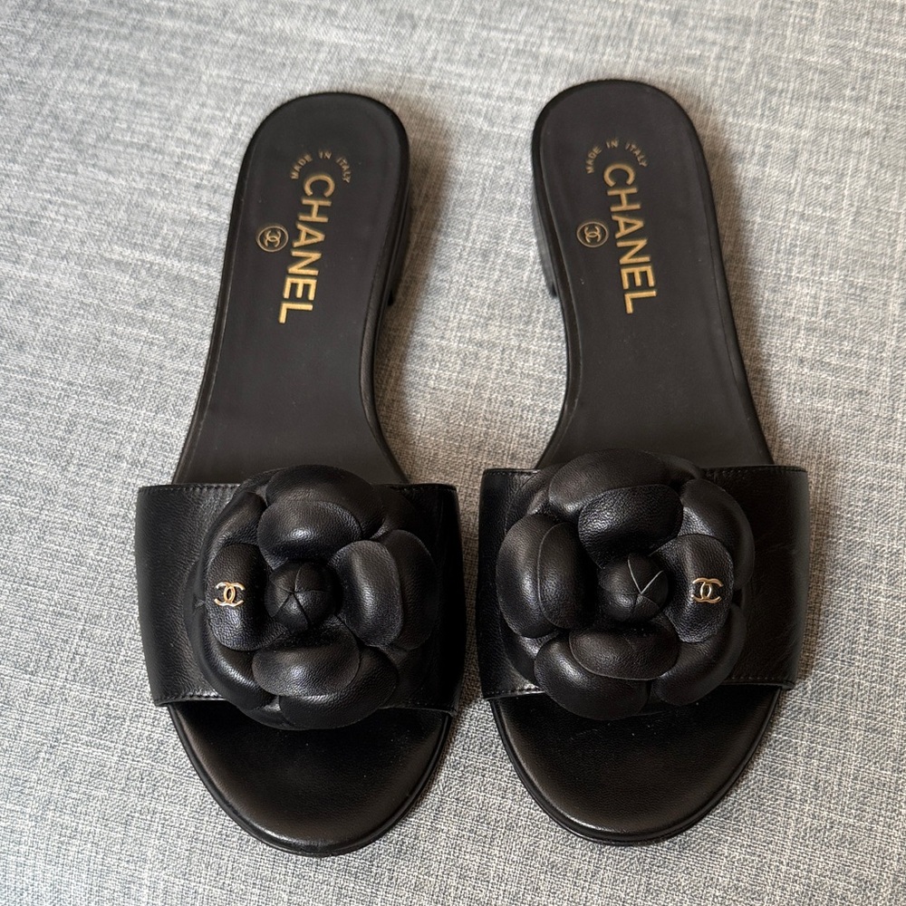 CHANEL Black Floral Slide Sandals